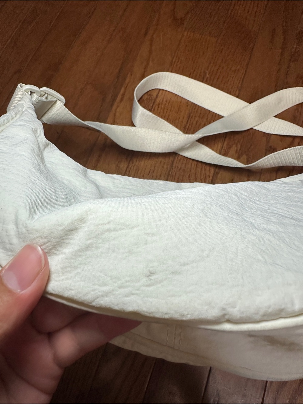 Uniqlo Cream Crescent Crossbody Bag - Picture 3 of 7